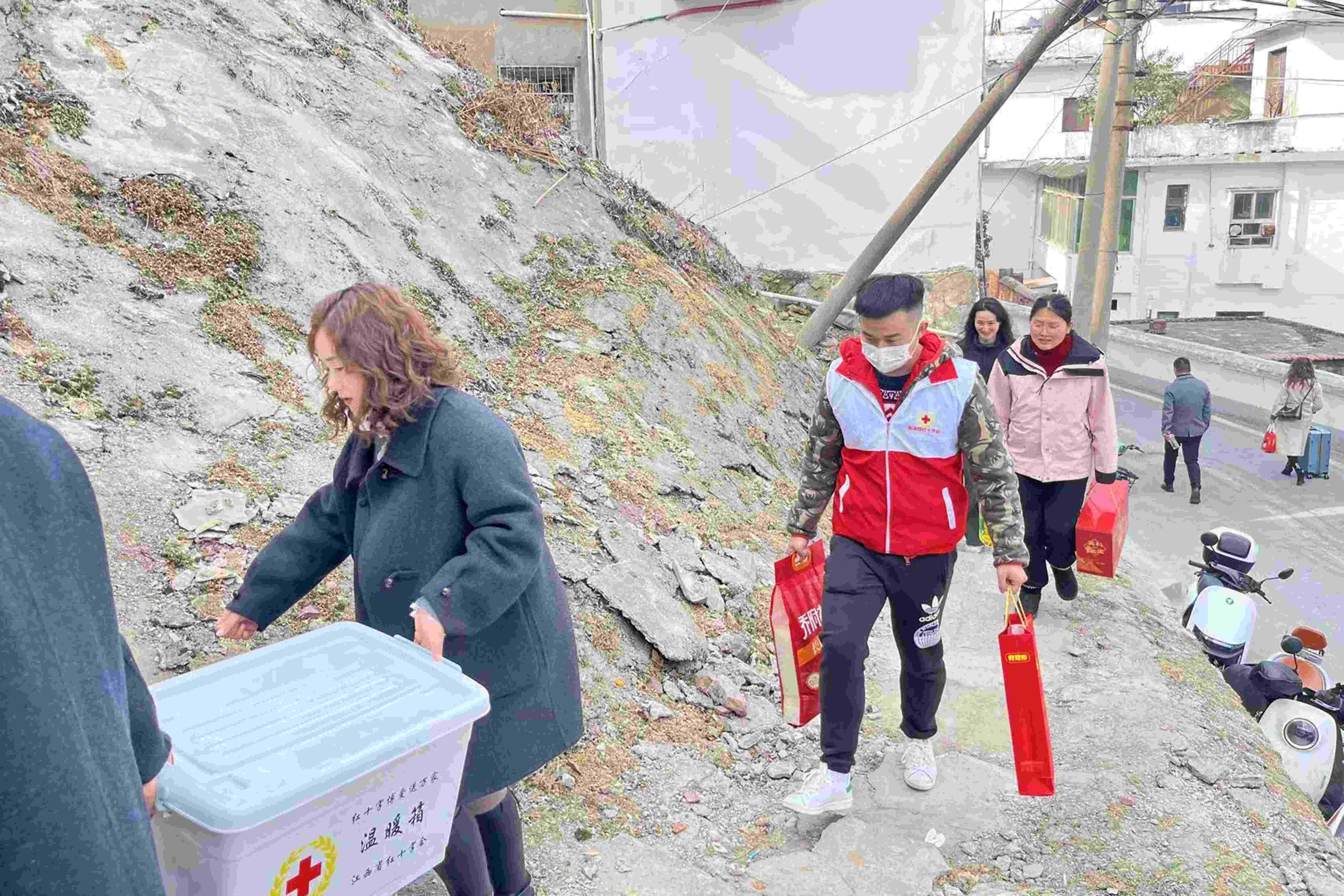 江西Stake为彭泽县60户贫困户送温暖