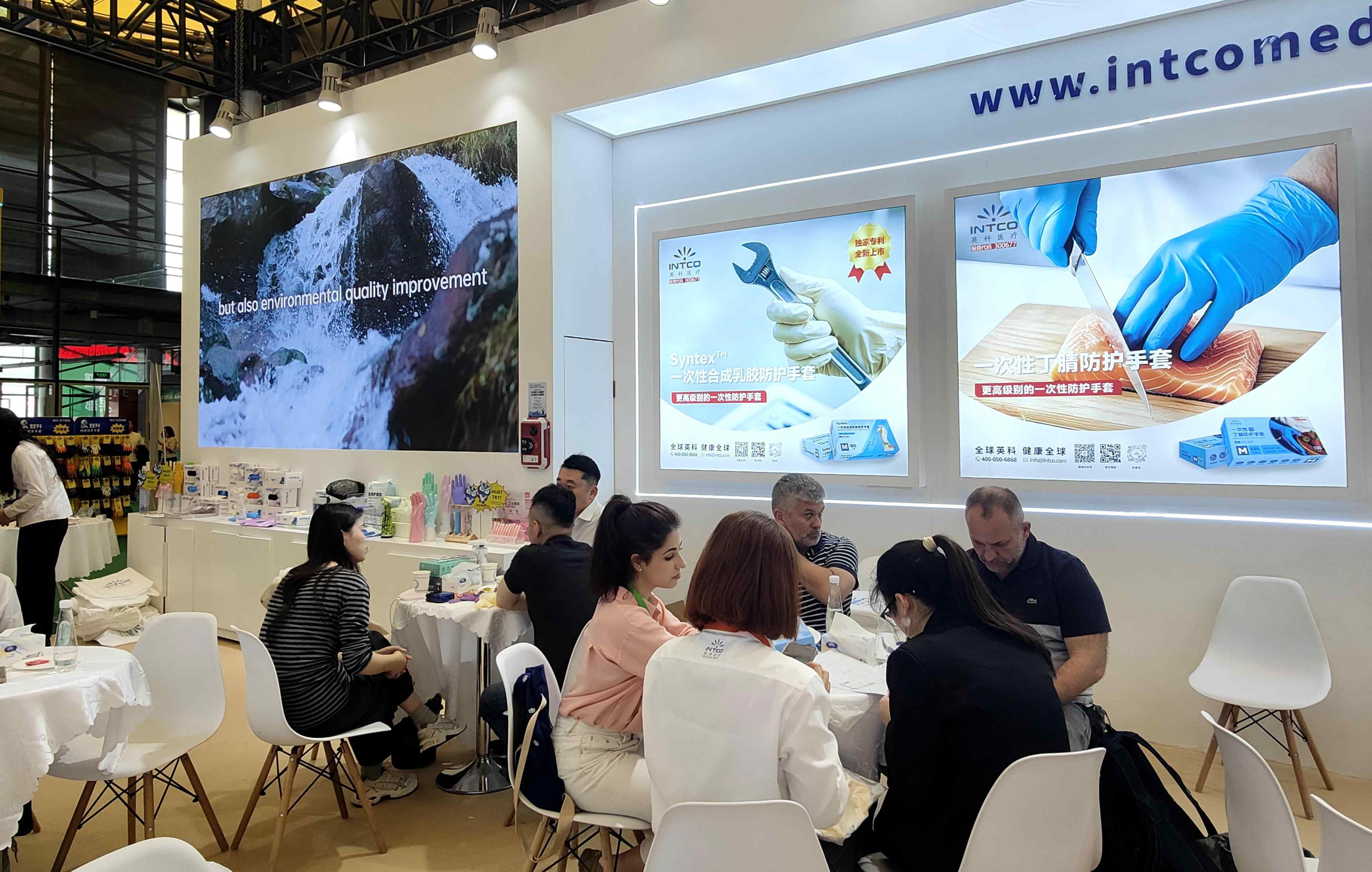 Stake精心打造了食品餐饮、无尘洁净、实验制药、工业防护四大主题展区